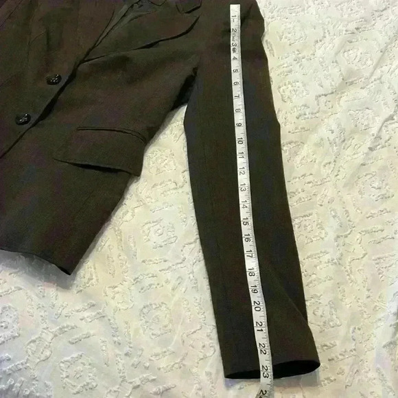 The Limited‎ Travel Collection, brown, two-button, lined women’s blazer. Size 0. - Picture 7 of 10